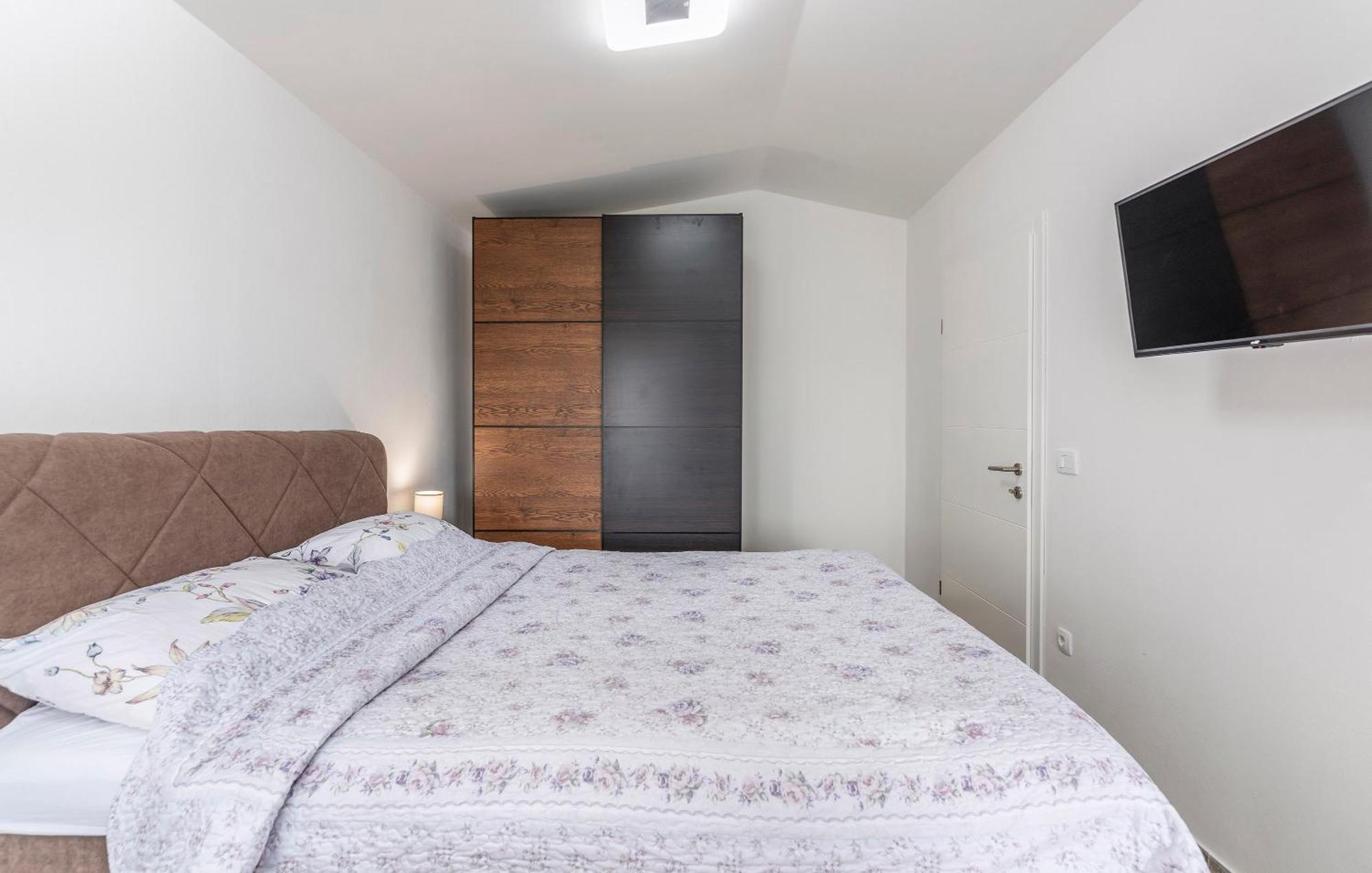 Apartmani Natalija1 ポレッチ 部屋 写真